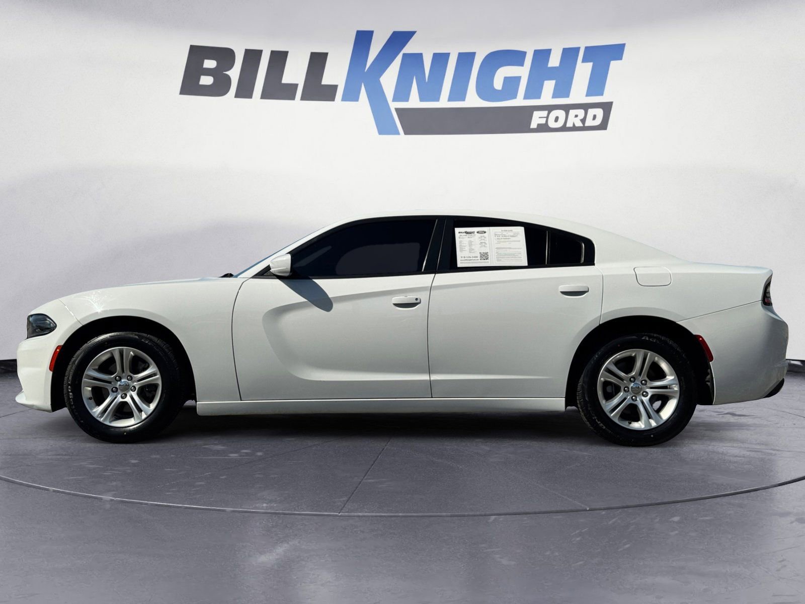 Used 2021 Dodge Charger SXT w/ Leather Interior Group RWD image 2