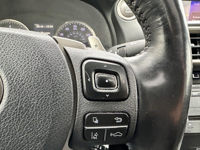 Used 2018 Lexus IS 300 AWD image 21