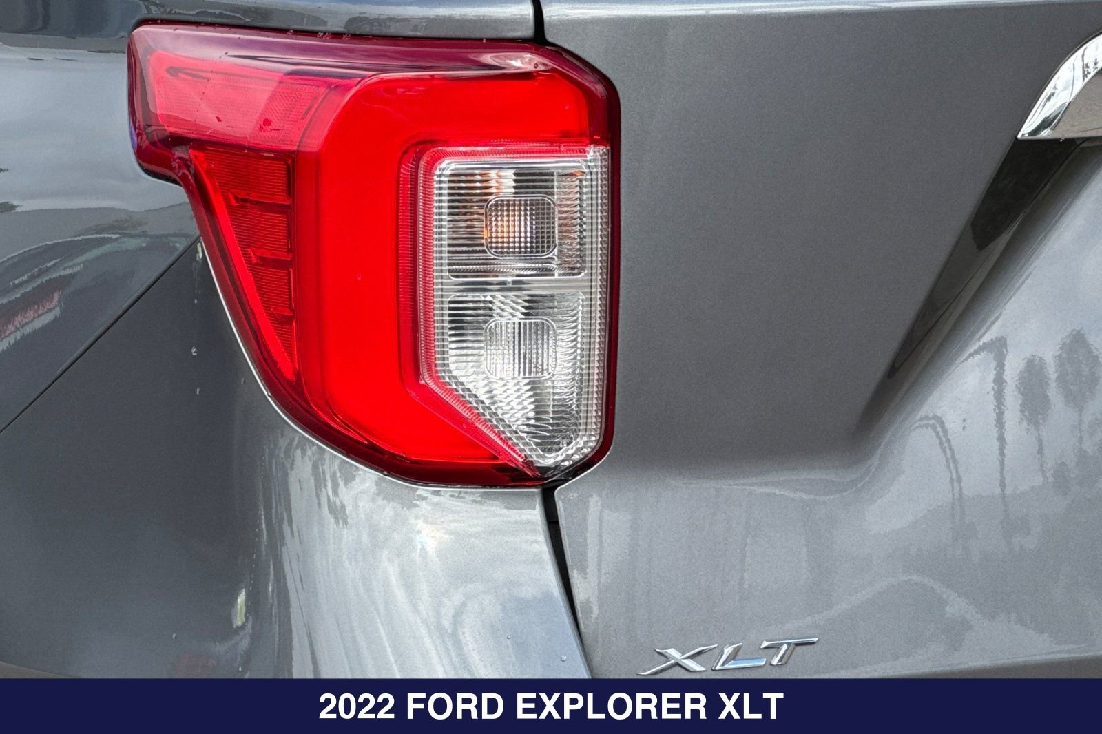 Certified 2022 Ford Explorer XLT w/ Equipment Group 202A RWD image 30