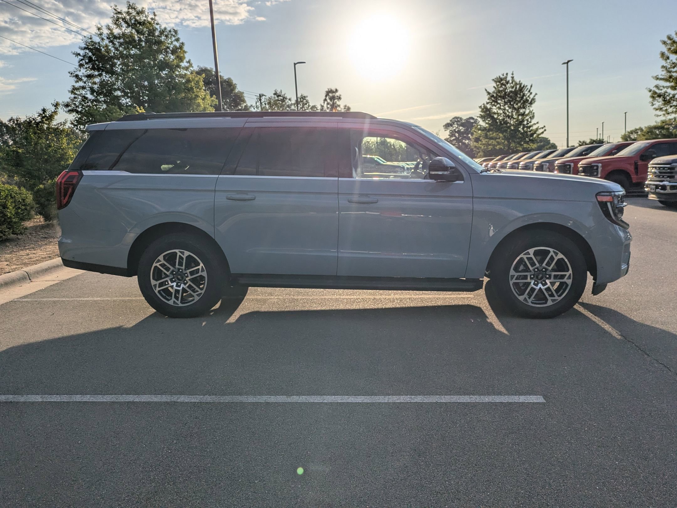 Certified 2025 Ford Expedition Max Active AWD/4WD image 3