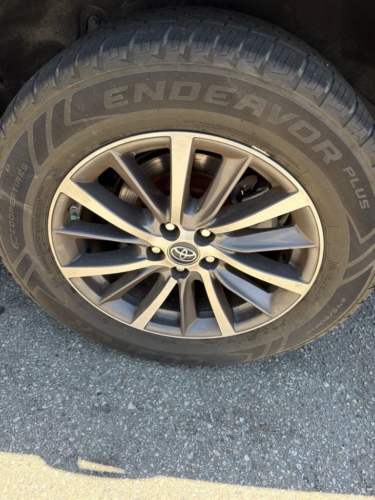 Used 2018 Toyota Highlander XLE AWD/4WD image 7