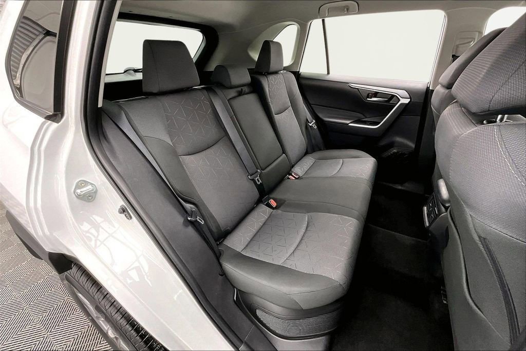 Used 2025 Toyota RAV4 XLE image 27