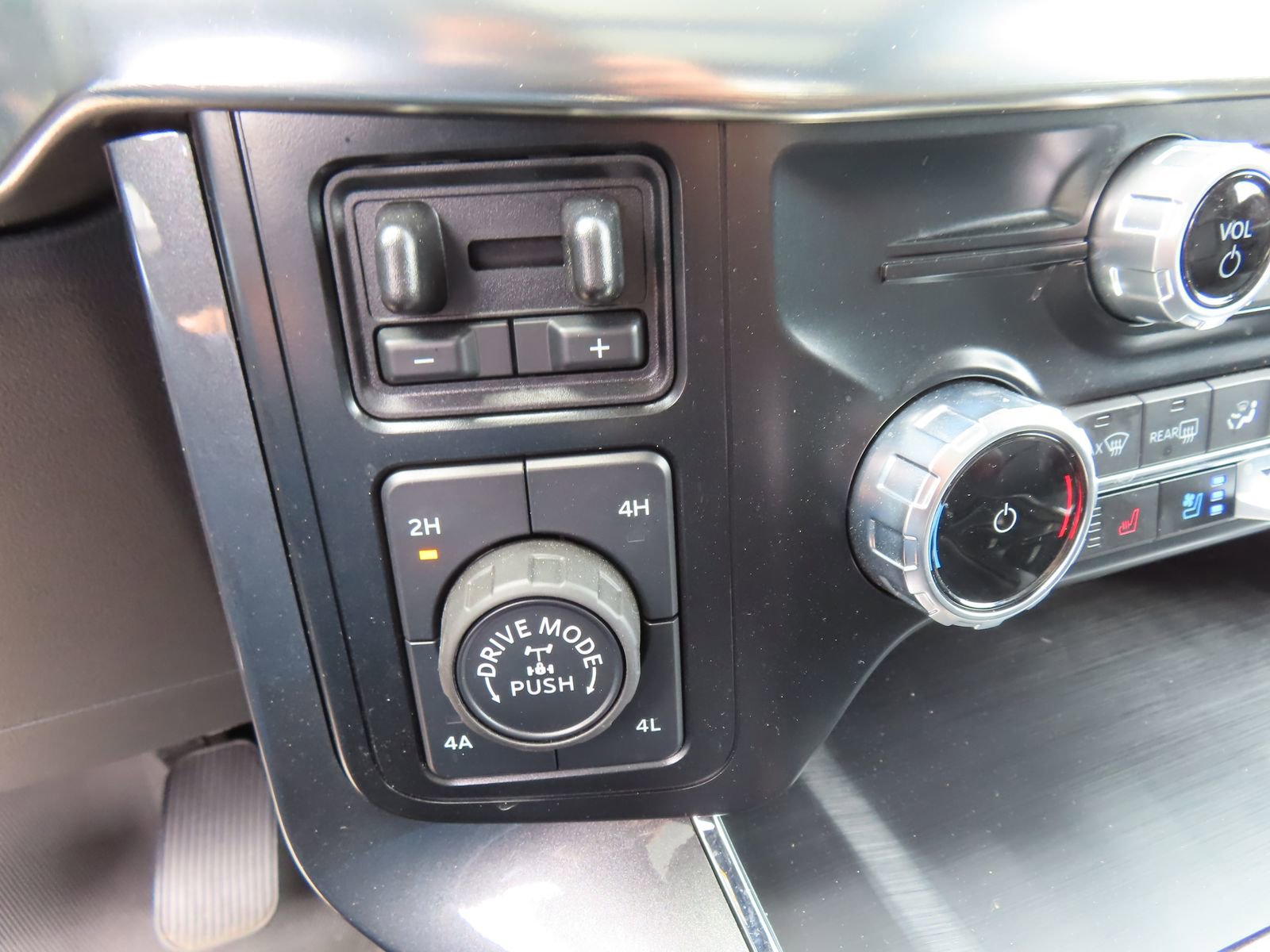 Certified 2023 Ford F150 Lariat AWD/4WD image 29