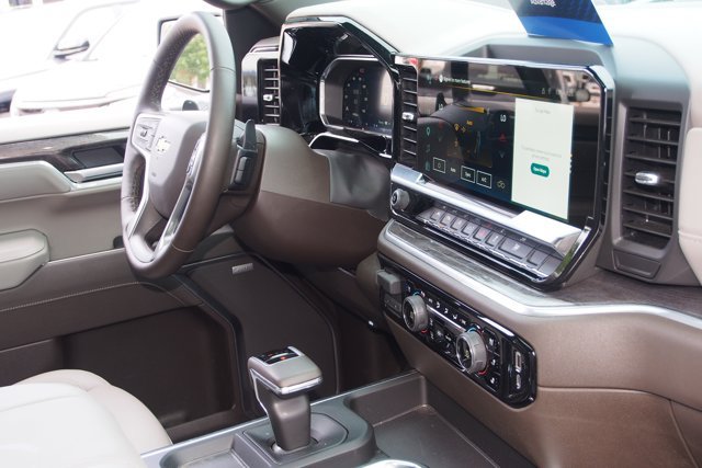 Used 2026 Chevrolet Silverado 1500 LTZ w/ LTZ Premium Package AWD/4WD image 12