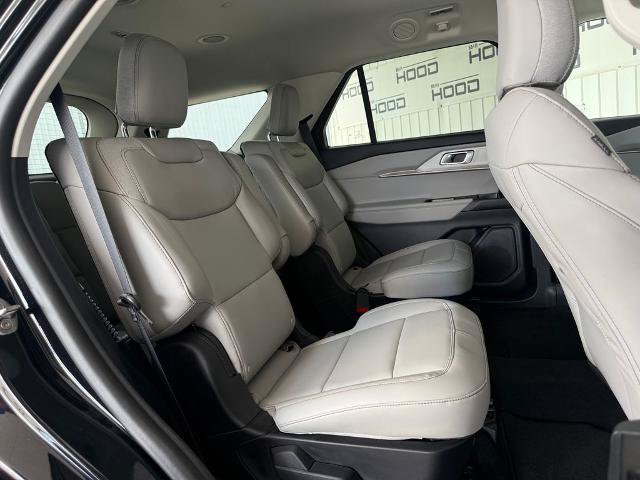 Certified 2025 Ford Explorer Active w/ Active Comfort Package RWD image 9