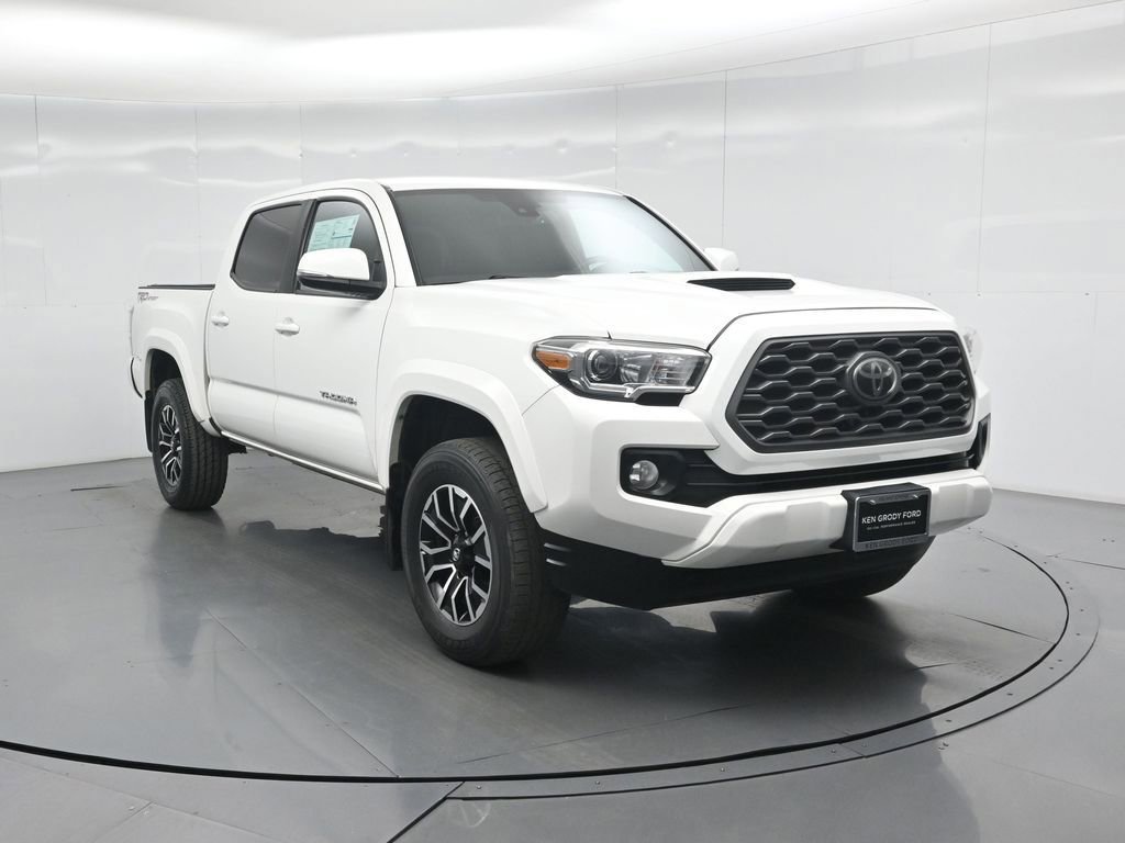 Used 2021 Toyota Tacoma TRD Sport w/ Technology Package image 6