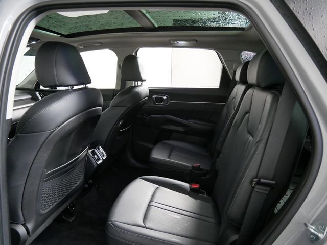 Used 2023 Kia Sorento SX image 14