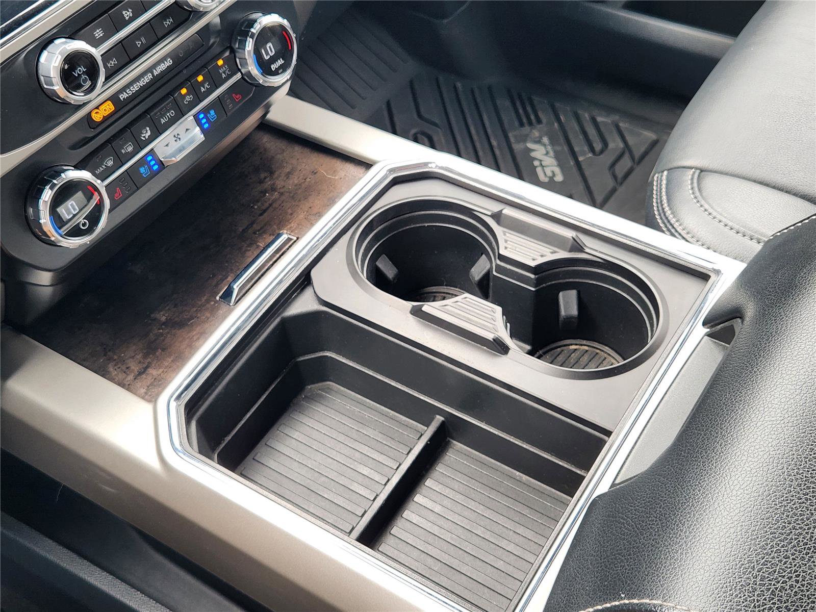 Certified 2022 Ford F450 Lariat w/ Lariat Ultimate Package image 16