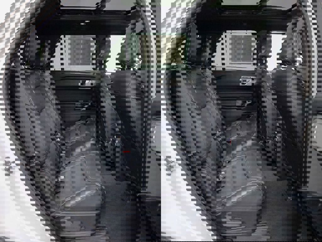 Certified 2022 Ford Explorer ST w/ Equipment Group 401A image 31