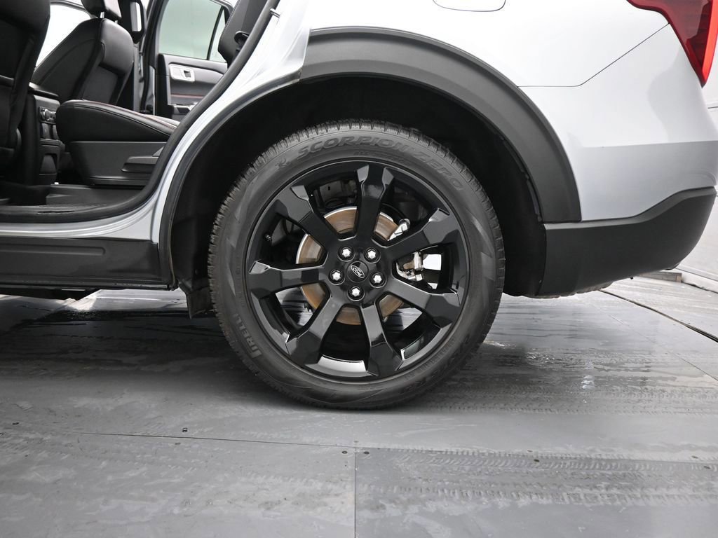 Certified 2023 Ford Explorer ST-Line w/ Class IV Trailer Tow Package image 52