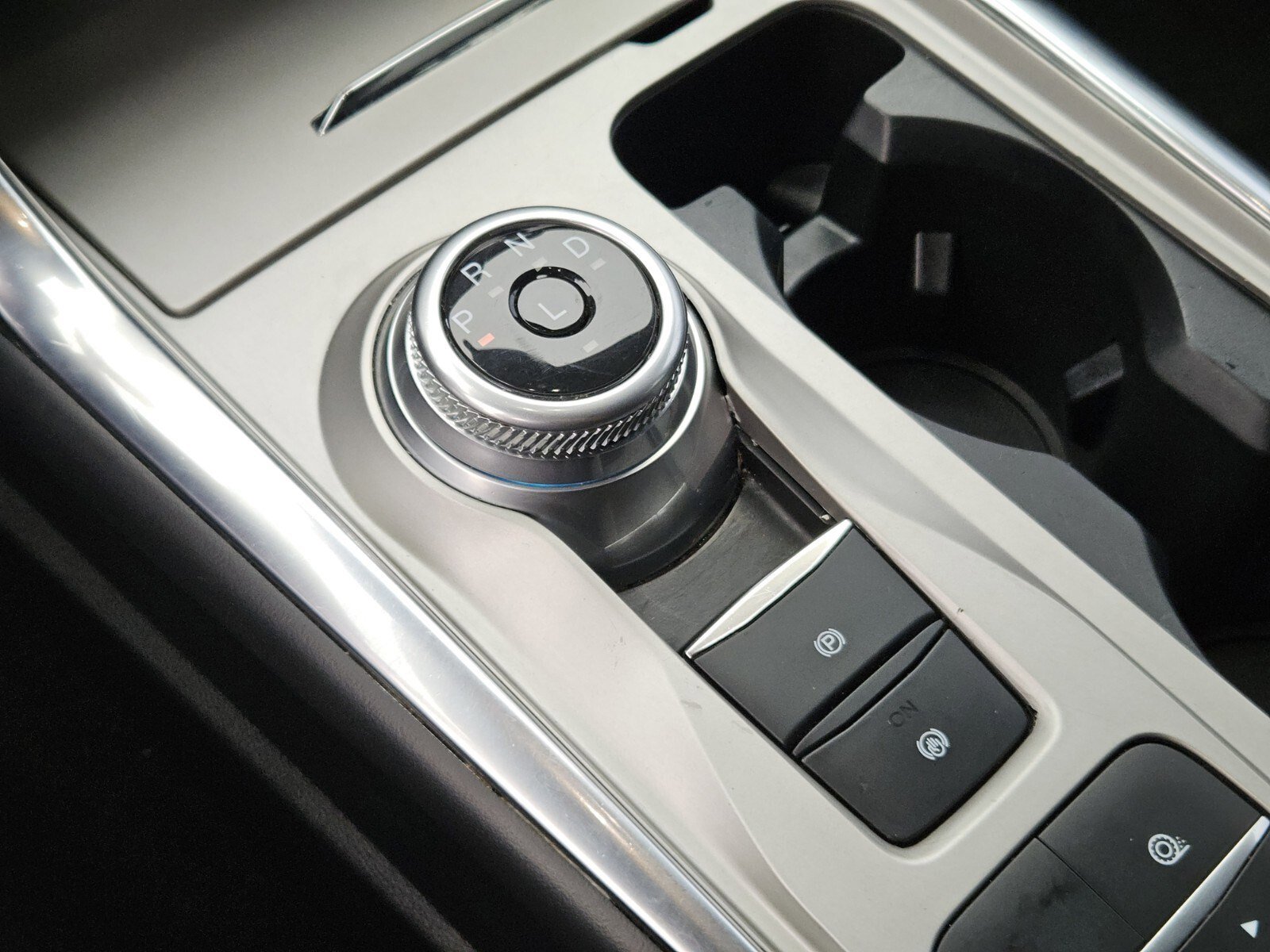 Certified 2022 Ford Explorer XLT w/ Equipment Group 202A image 26