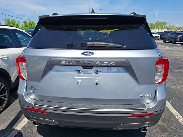 Certified 2023 Ford Explorer XLT w/ Equipment Group 202A AWD/4WD image 4