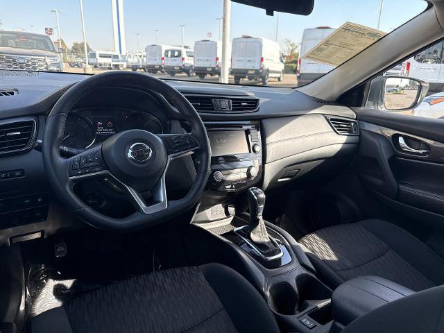 Used 2018 Nissan Rogue SV AWD/4WD image 9