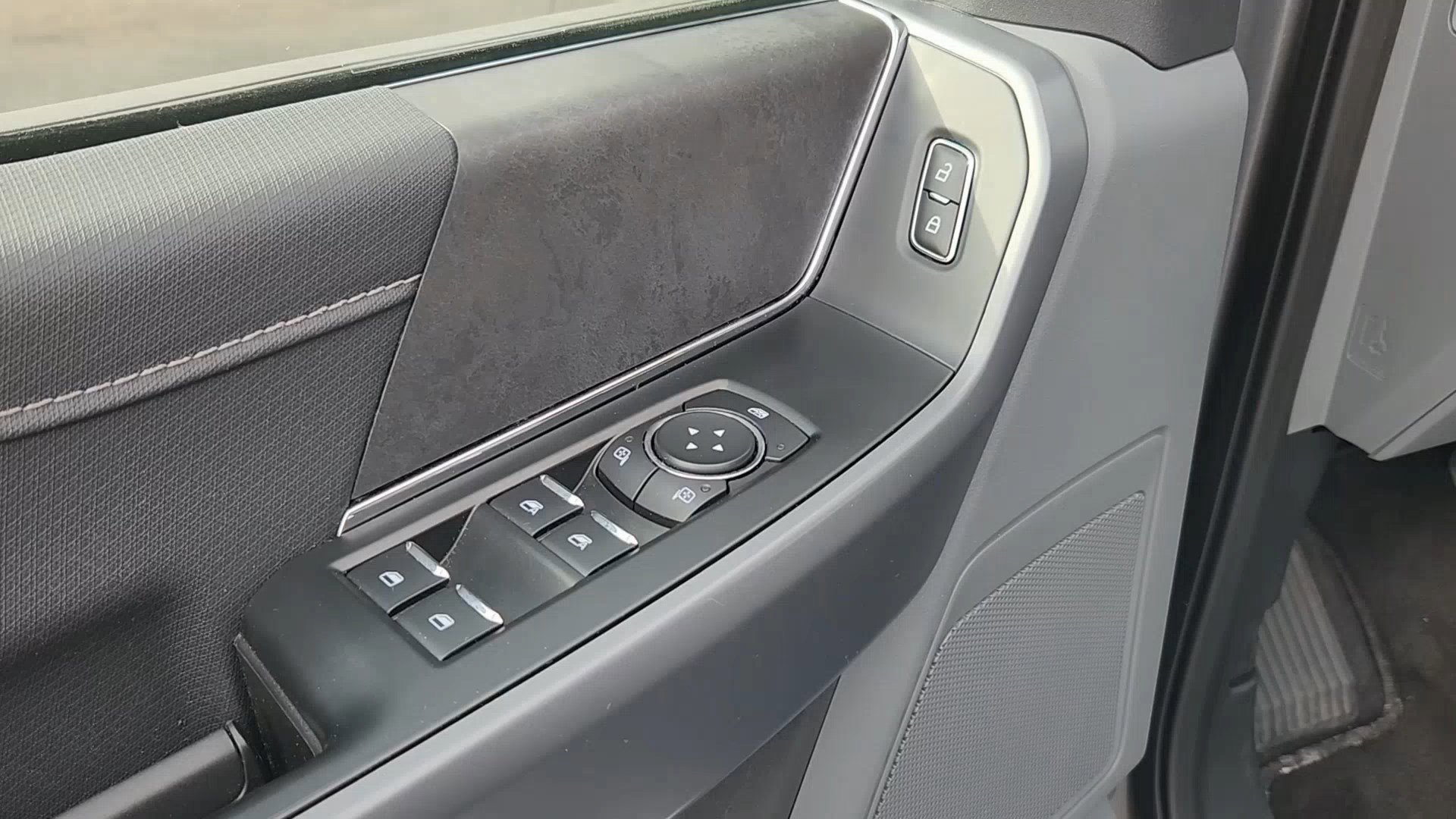 Certified 2025 Ford F150 XLT w/ Equipment Group 301A Standard image 8