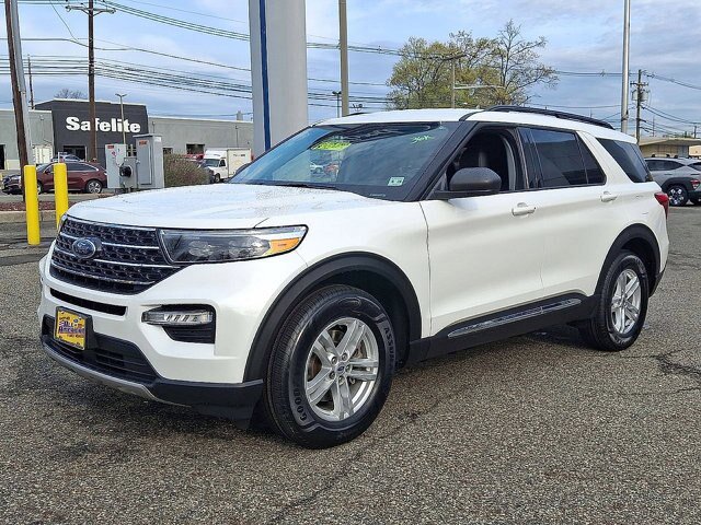 Certified 2023 Ford Explorer XLT w/ Equipment Group 202A AWD/4WD image 9