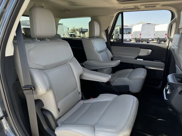 Certified 2025 Ford Expedition Active AWD/4WD image 31