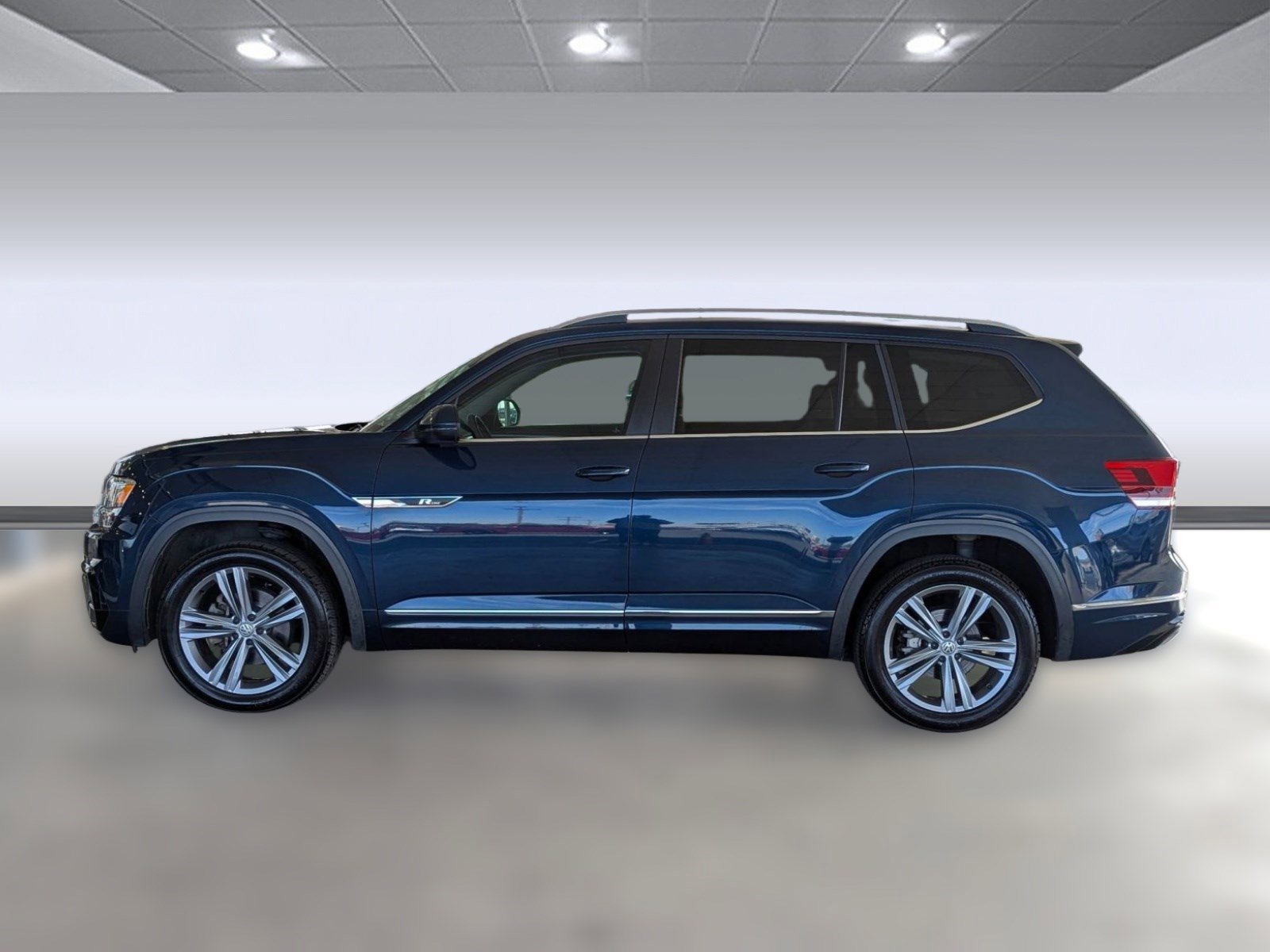 Used 2018 Volkswagen Atlas SEL w/ R-Line Package image 2