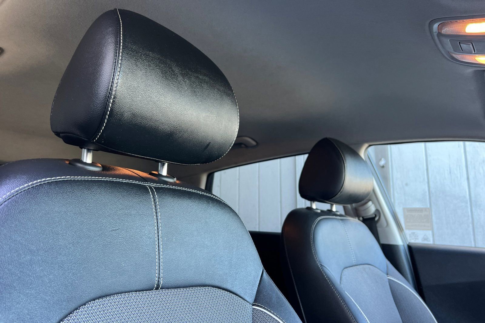 Used 2021 Kia Niro EX image 18