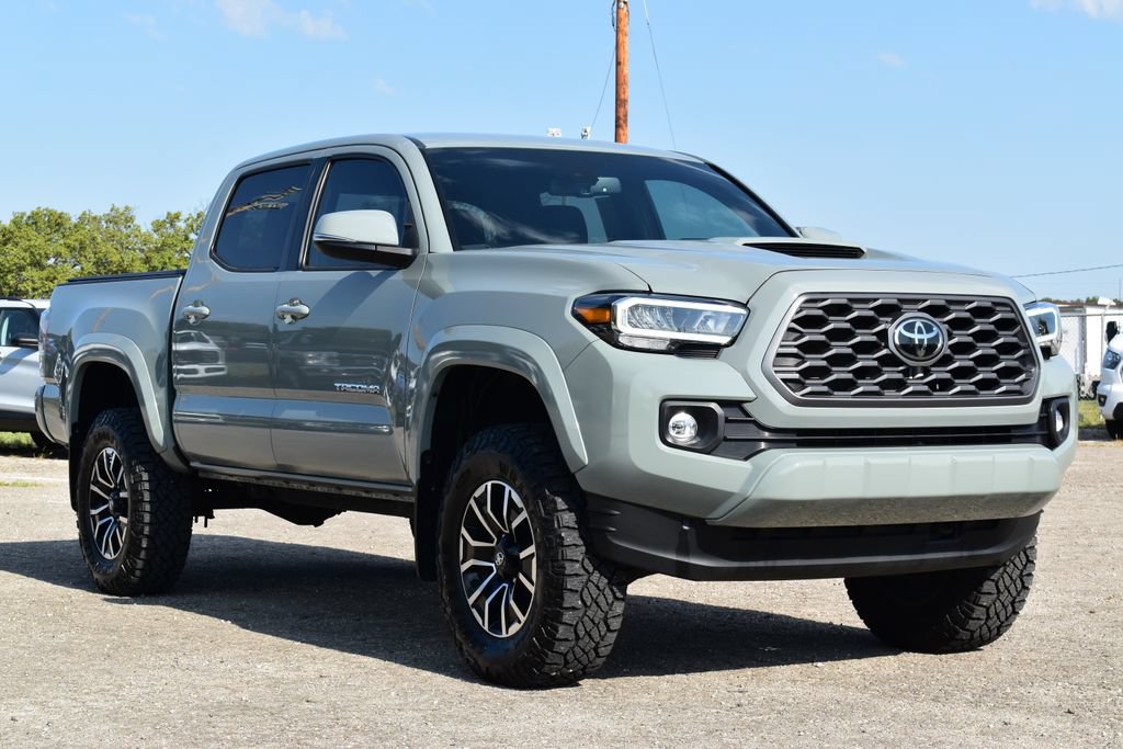 Used 2023 Toyota Tacoma TRD Sport AWD/4WD image 3