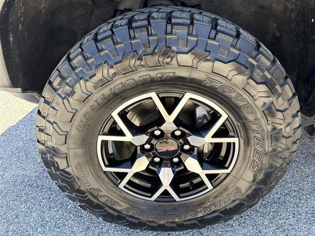 Used 2023 GMC Canyon AT4X AWD/4WD image 32