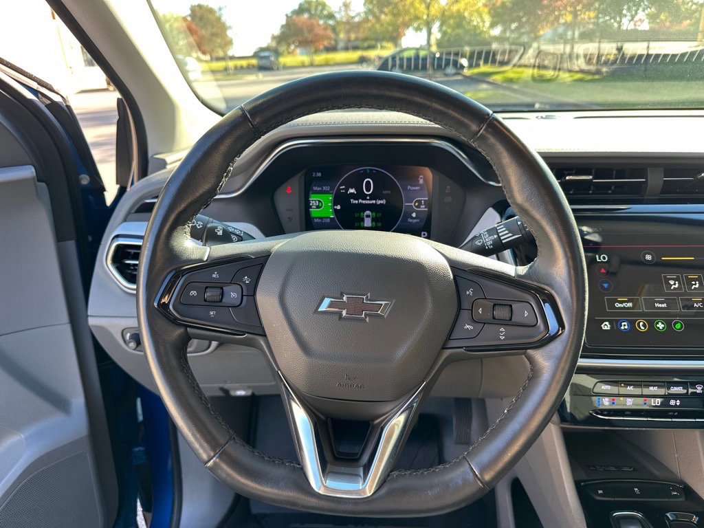 Used 2023 Chevrolet Bolt EUV Premier image 13