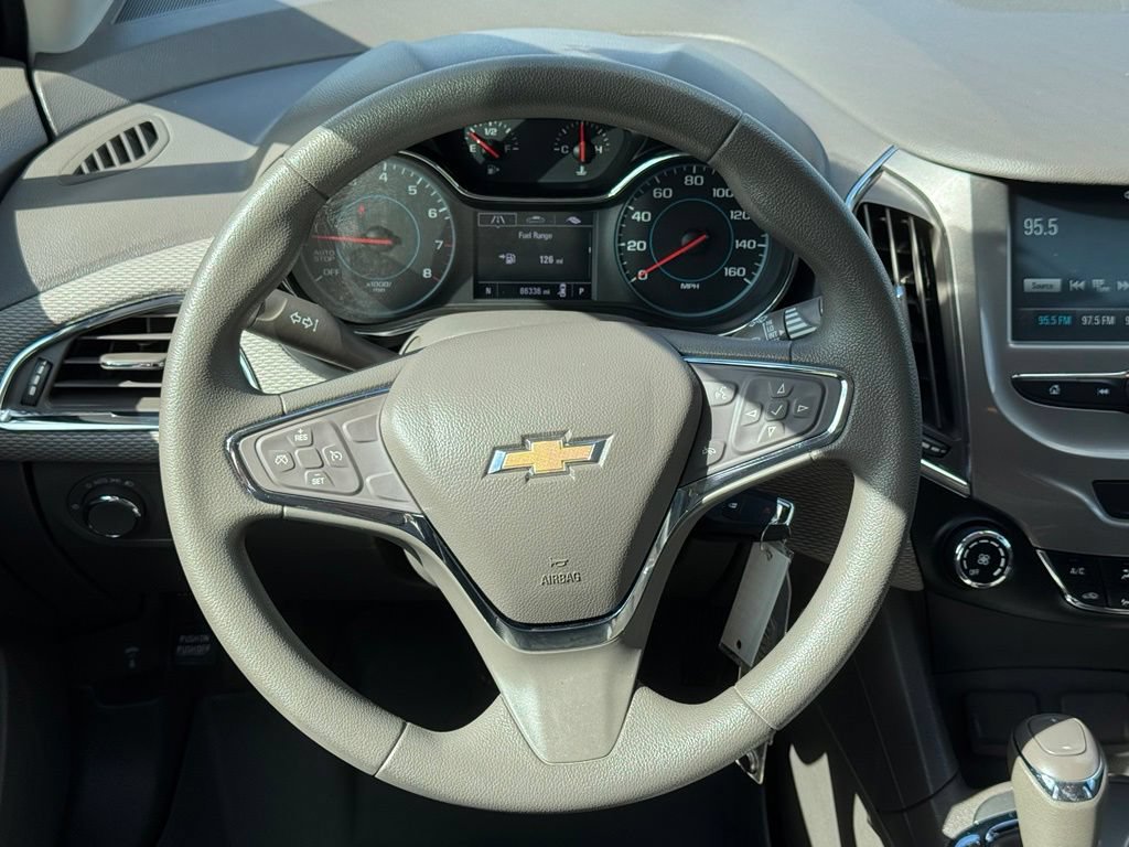 Used 2017 Chevrolet Cruze LT FWD image 14