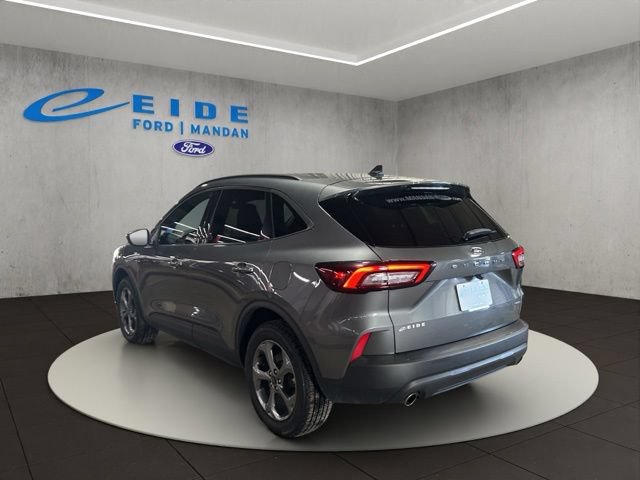 Certified 2025 Ford Escape ST-Line Select AWD/4WD image 17
