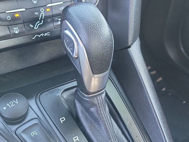Certified 2018 Ford Focus SE w/ SE Appearance Package image 15