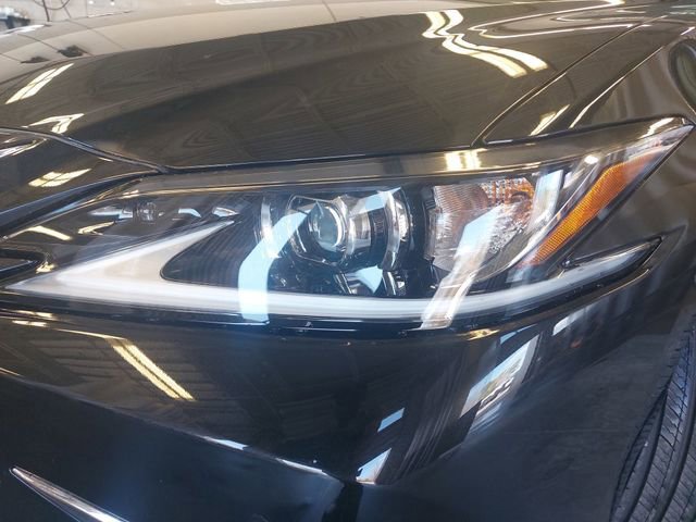 Used 2022 Lexus ES 300h w/ Premium Package image 30