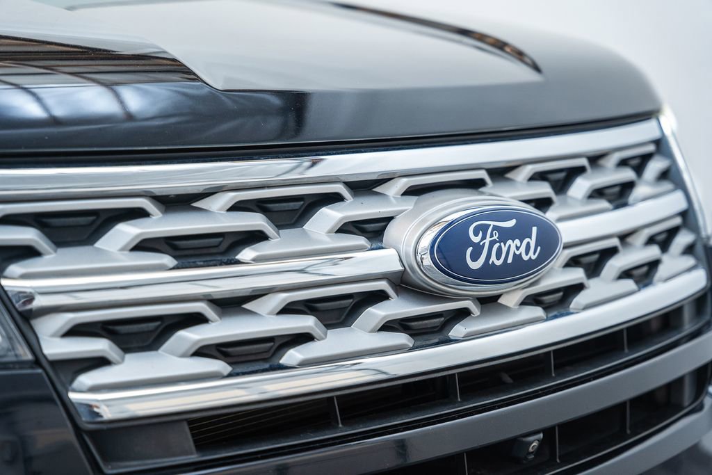 Certified 2018 Ford Explorer Limited AWD/4WD image 14