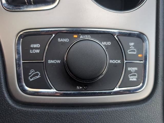 Used 2017 Jeep Grand Cherokee Overland image 28