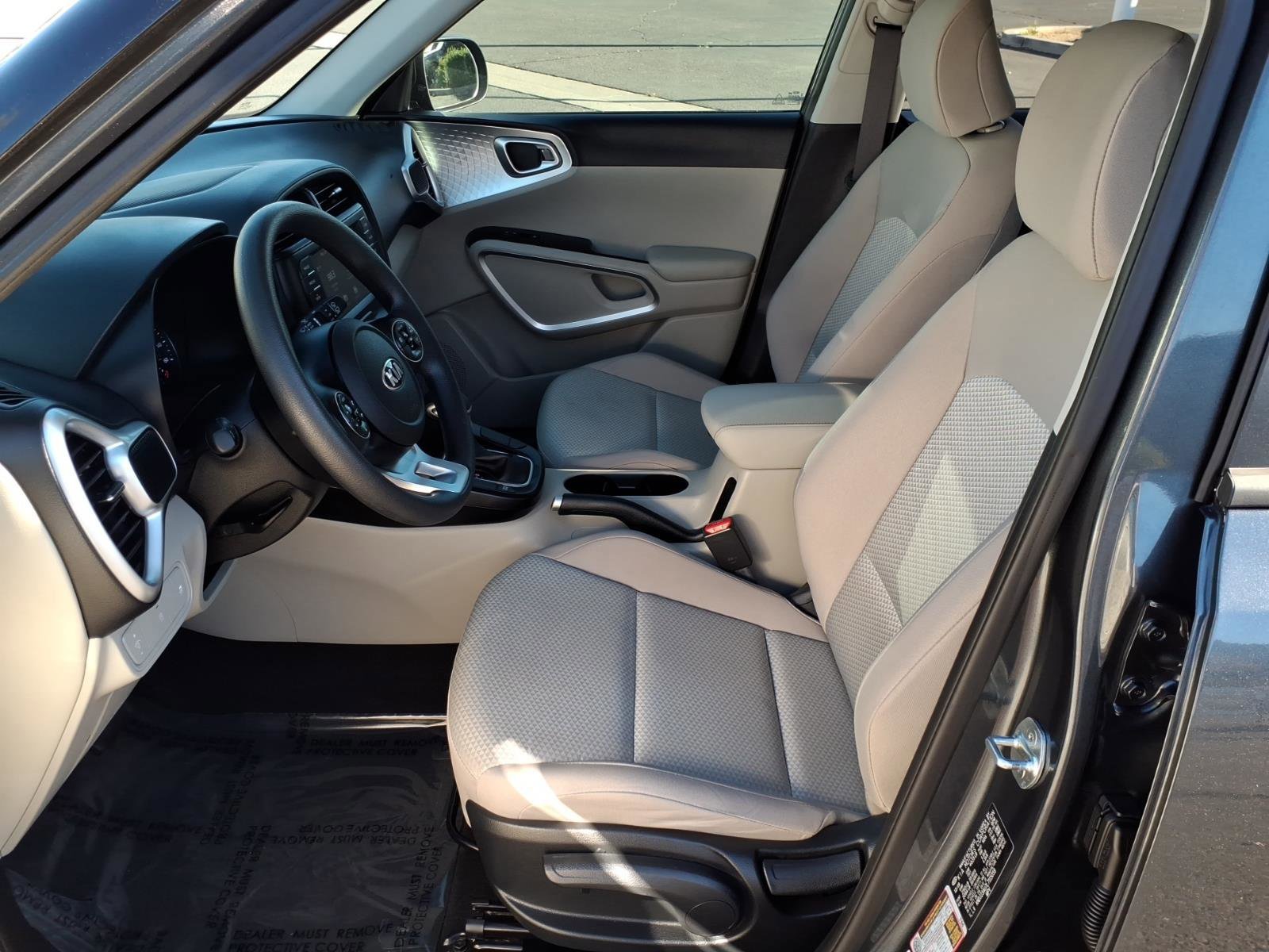 Used 2020 Kia Soul LX image 12