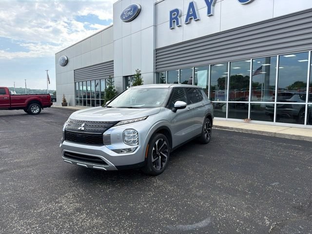 Used 2024 Mitsubishi Outlander SE AWD/4WD image 7