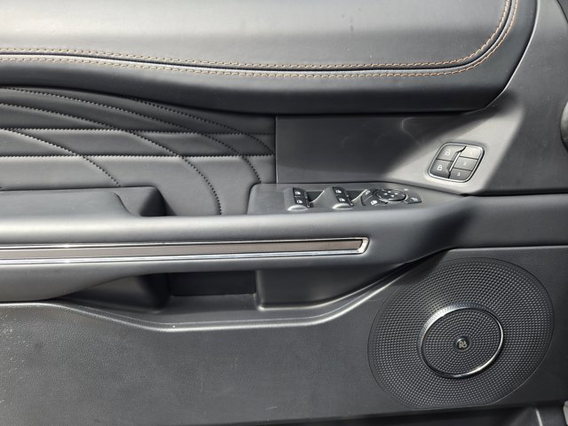 Certified 2024 Ford Expedition Platinum image 20