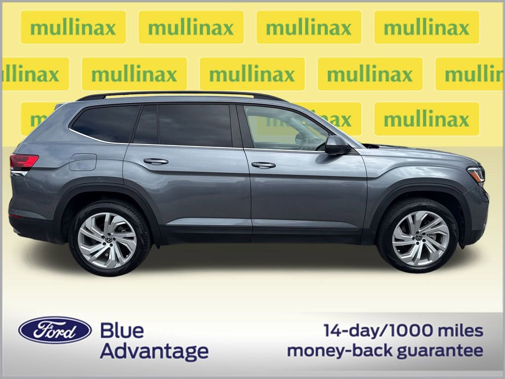 Used 2023 Volkswagen Atlas SE w/ Panoramic Sunroof Package image 4