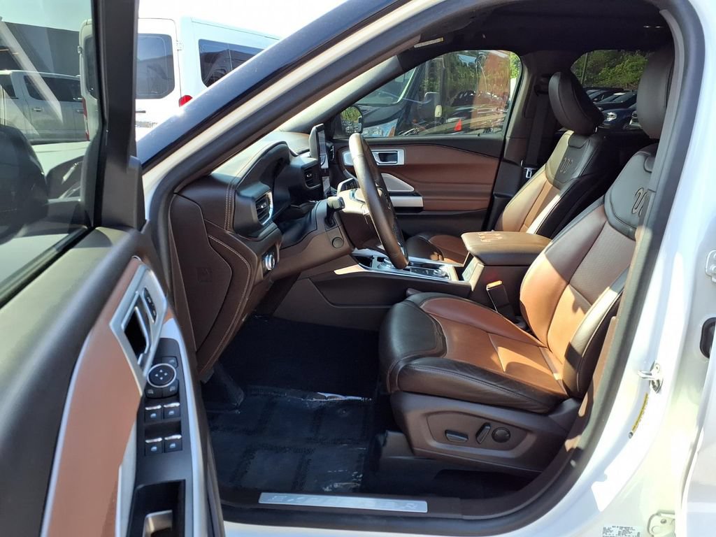 Certified 2023 Ford Explorer King Ranch w/ Technology Package AWD/4WD image 25