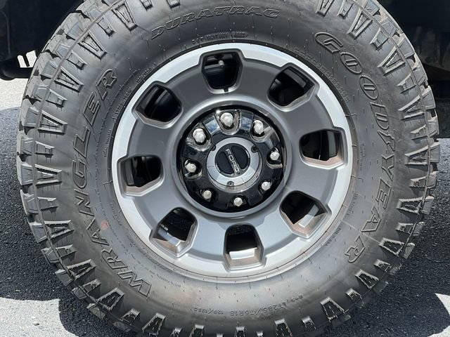 Certified 2022 Ford F250 Platinum w/ Tremor Off-Road Package AWD/4WD image 13