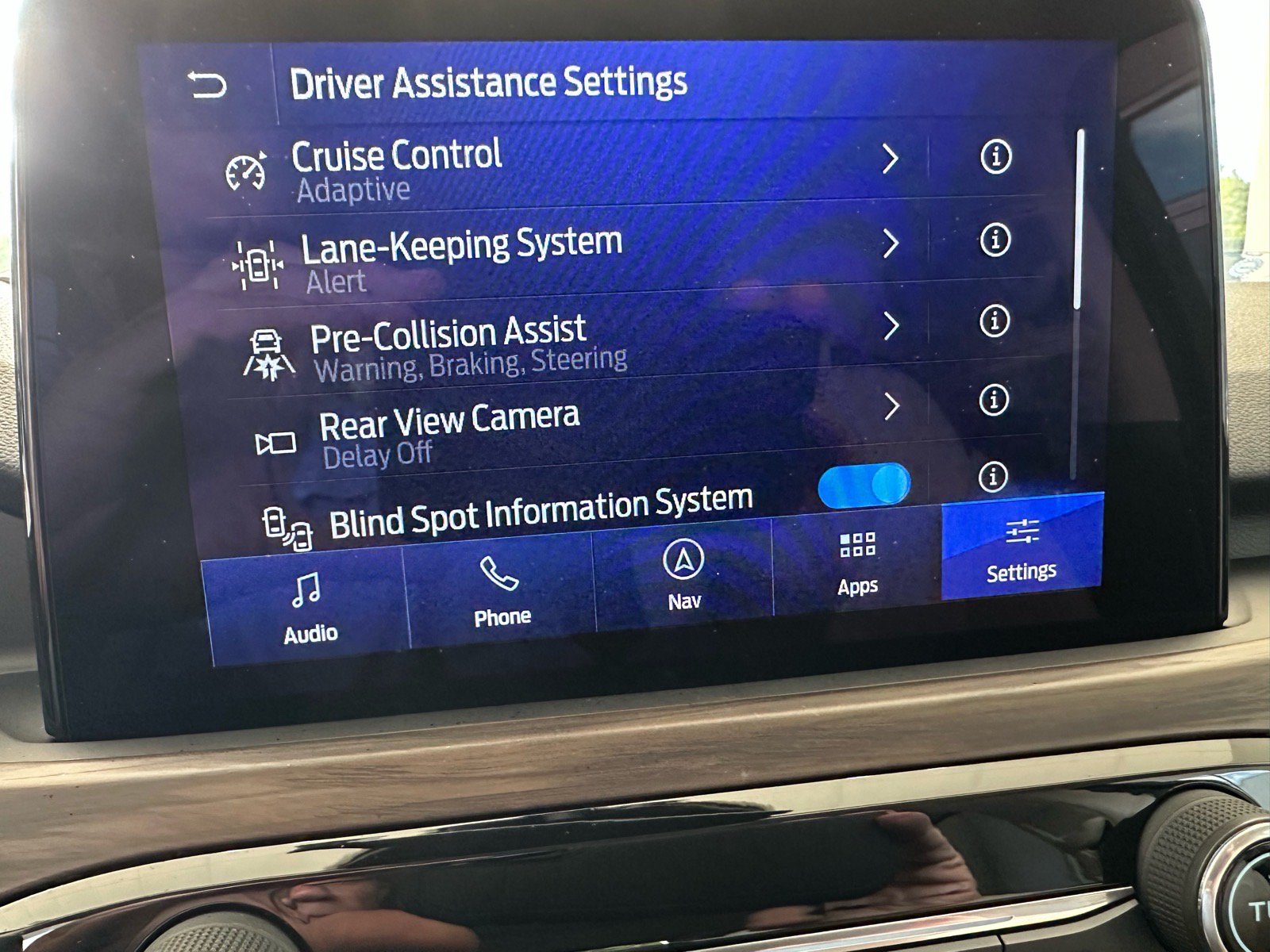Certified 2020 Ford Escape Titanium AWD/4WD image 40