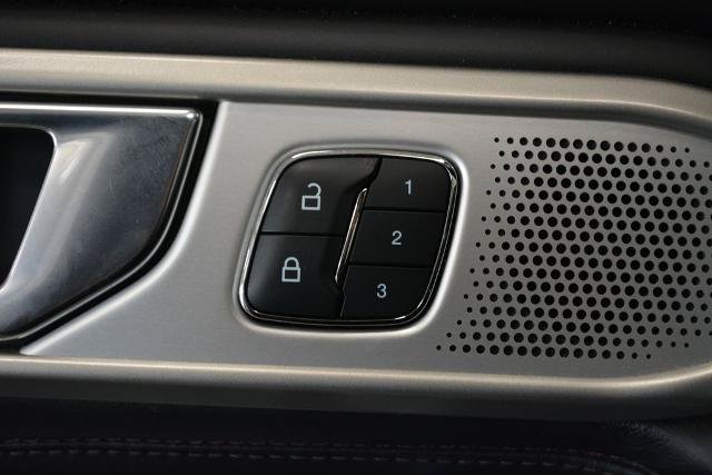 Certified 2020 Ford Explorer Platinum w/ Premium Technology Package AWD/4WD image 19
