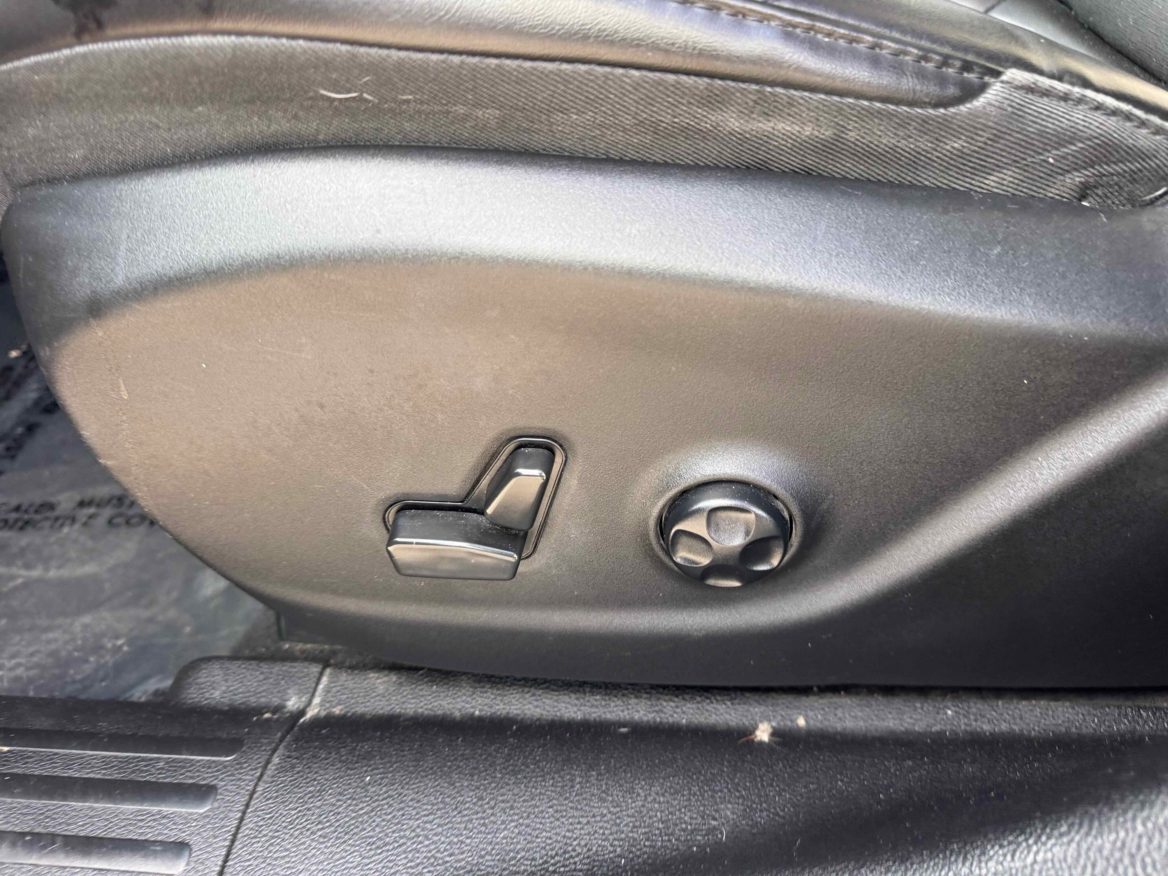 Used 2021 Jeep Cherokee Trailhawk w/ Comfort/Convenience Group image 13