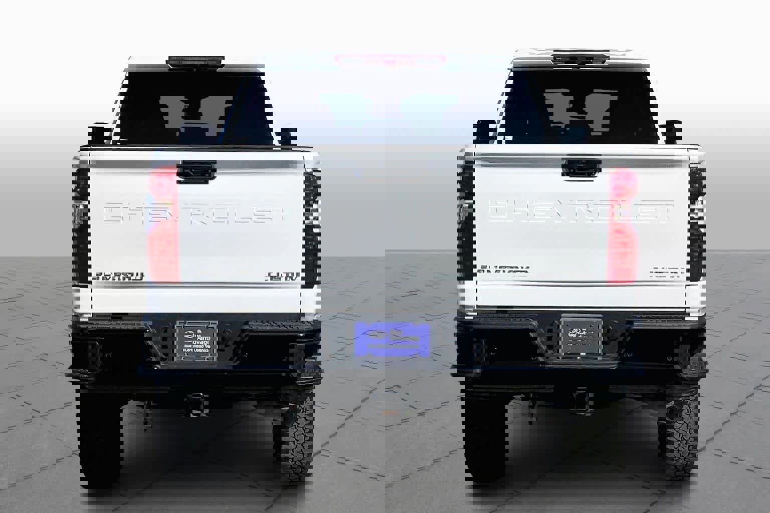 Used 2024 Chevrolet Silverado 2500 Custom w/ Custom Value Package image 2