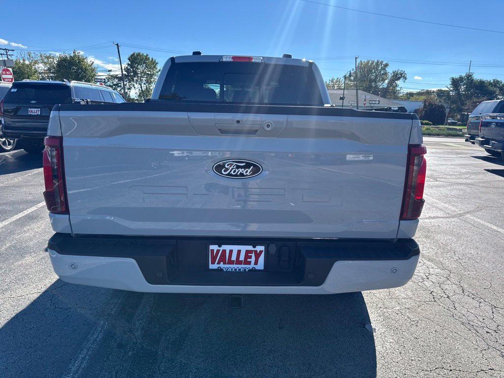 Certified 2024 Ford F250 4x4 Crew Cab Super Duty image 5