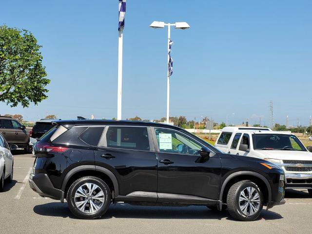 Used 2022 Nissan Rogue SV FWD image 3