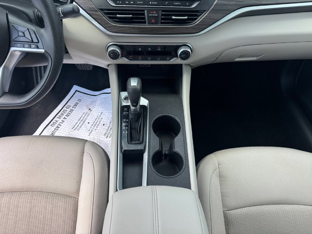 Used 2025 Nissan Altima 2.5 SV FWD image 15