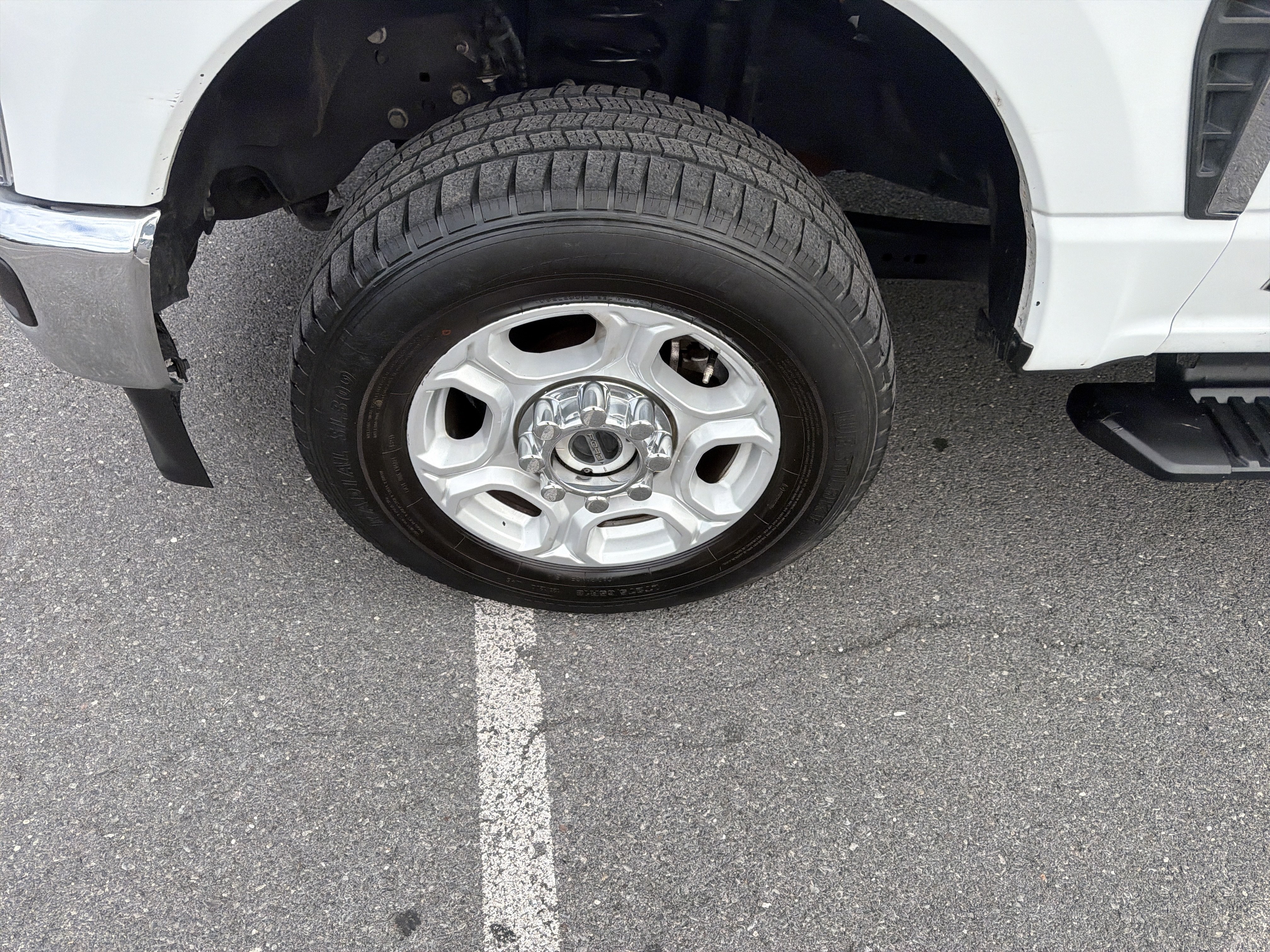 Certified 2025 Ford F250 XLT AWD/4WD image 11