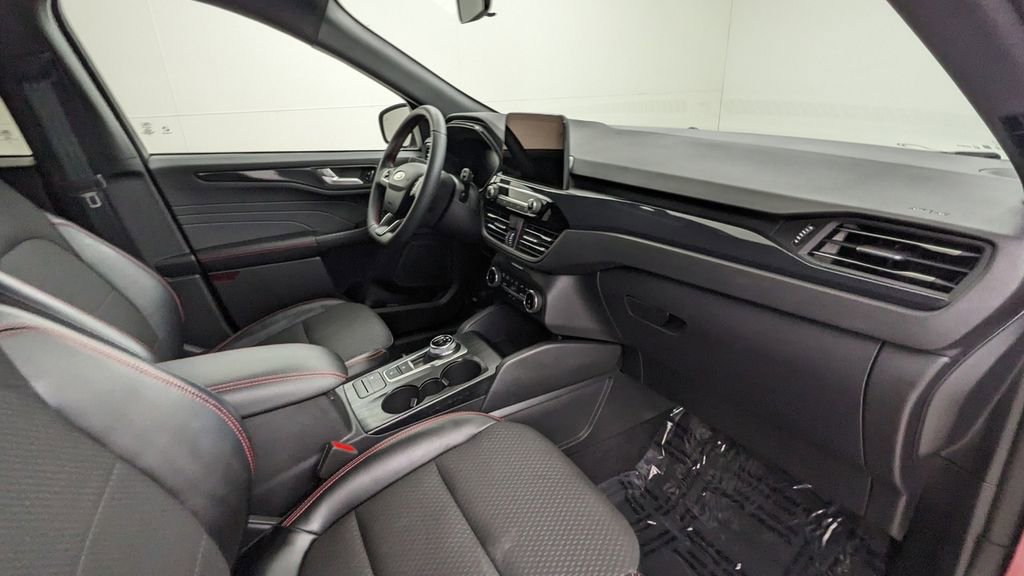 Certified 2024 Ford Escape ST-Line w/ Equipment Group 301A image 38