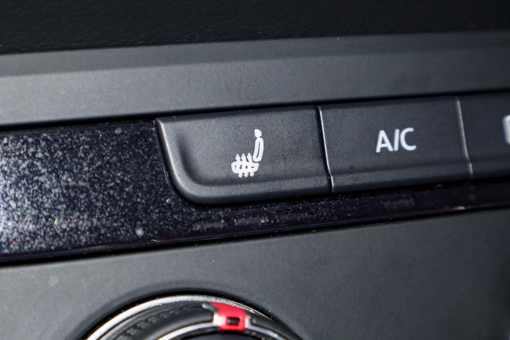 Used 2022 Volkswagen Taos S image 11