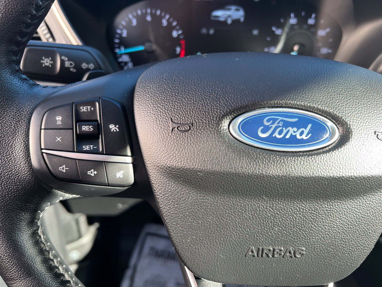 Certified 2020 Ford Escape SEL AWD/4WD image 25