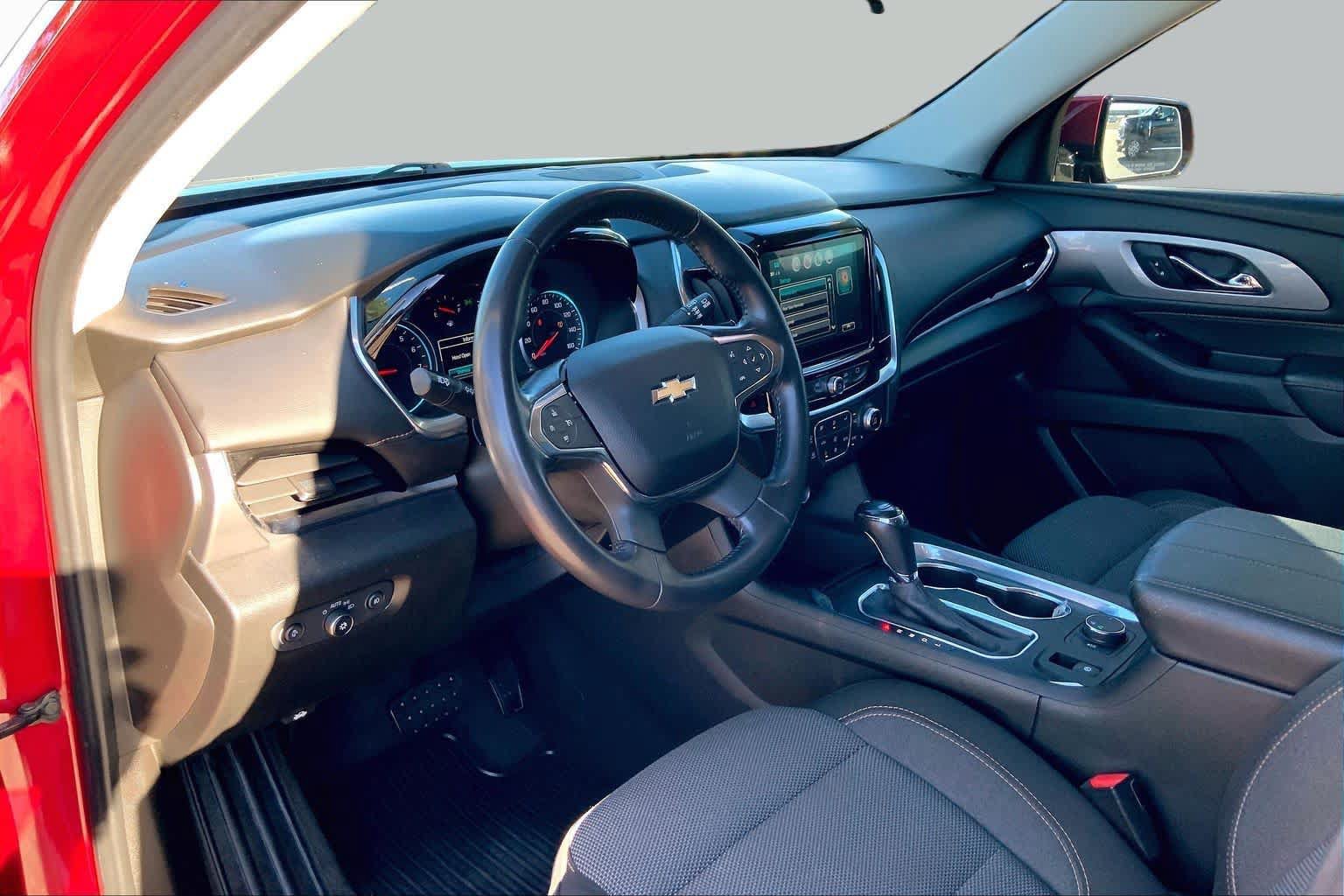 Used 2019 Chevrolet Traverse LT FWD image 18
