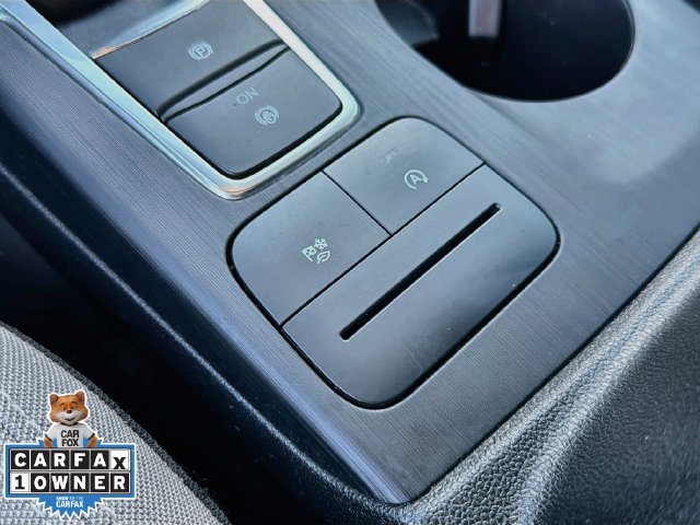 Certified 2021 Ford Escape SE FWD image 28